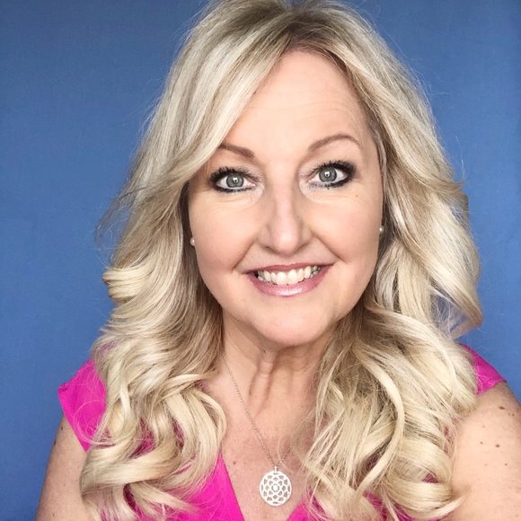 Meet your Posher, Linda - Picture 1 of 1